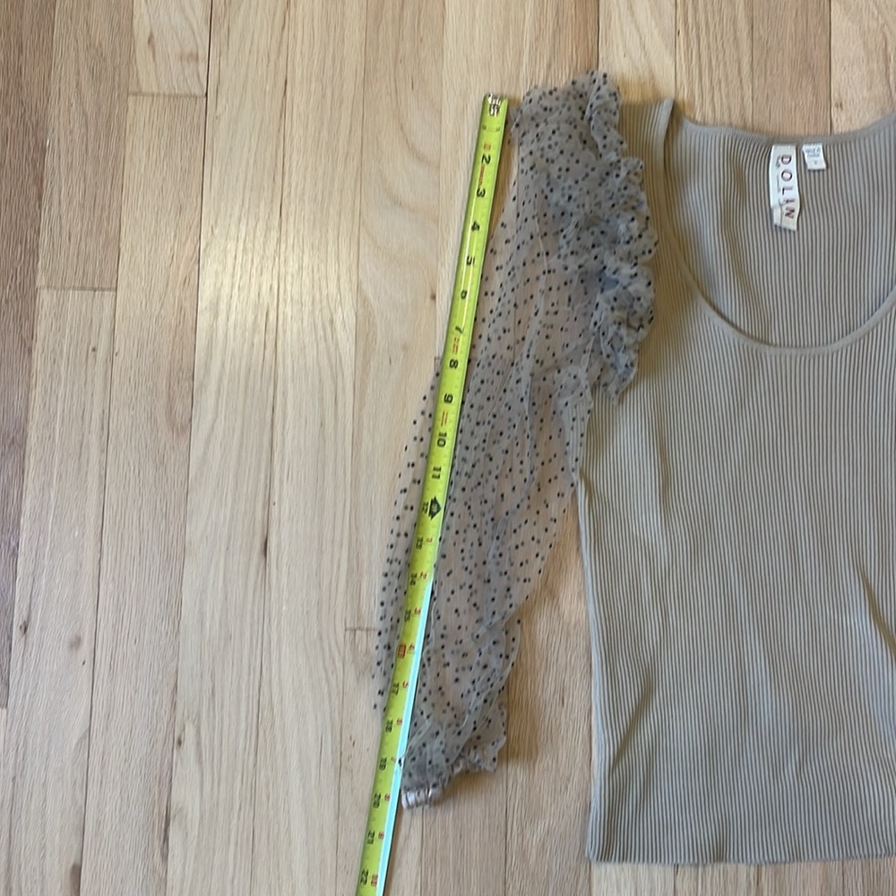 Anthropologie Dolan beige Ruffled Blouse size S
Bought at anthro store - Picture 7 of 14